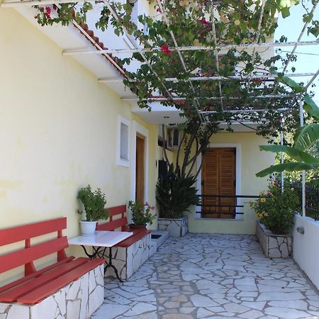 נידרי Sapfo Studios & Apartments מראה חיצוני תמונה